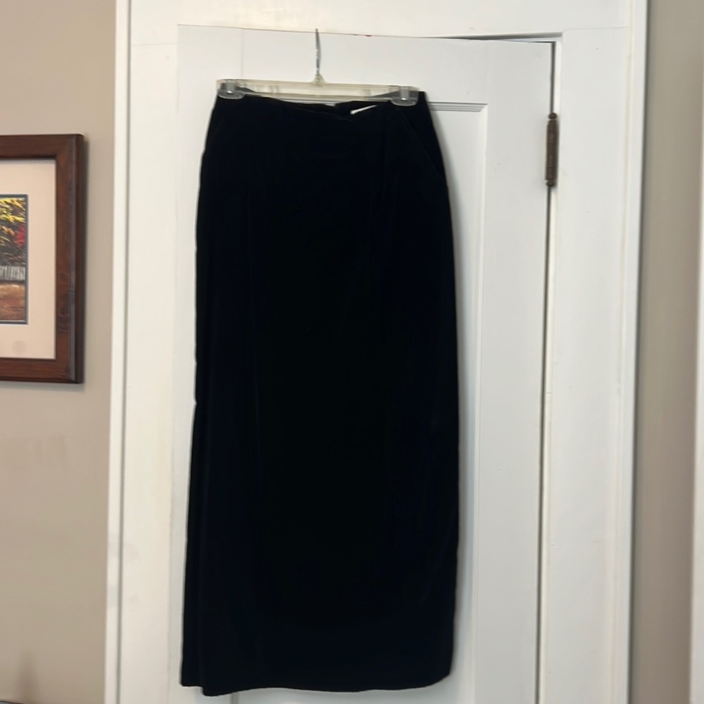 Long skirt black velvet